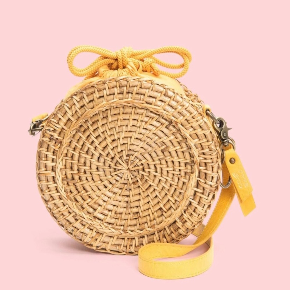 Frye & Co Esme round case straw Daffodil yellow canteen purse NWT